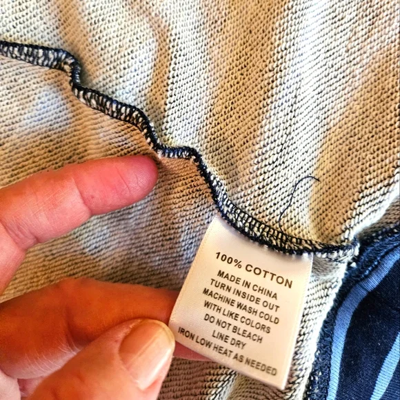 Beach Zip Hoodie NWT - Picture 10 of 15